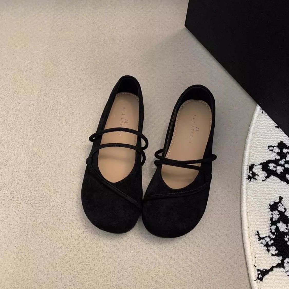 أحذية فرنسية الطراز بمقدمة مست - مراجعة Women Shoes For Winter وسعره