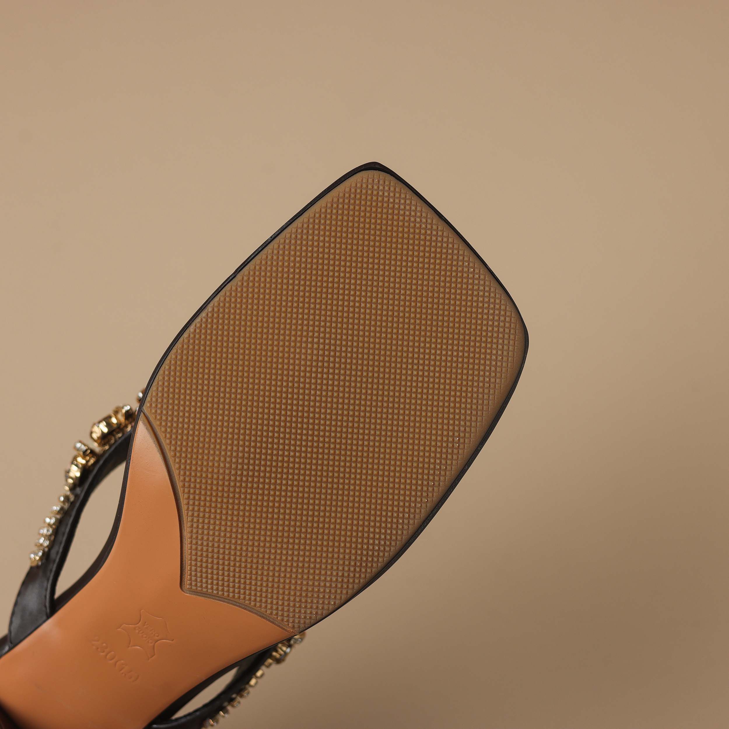 صنادل نسائية عصرية بكعب عالٍ م - مراجعة Women Shoes Branded وسعره