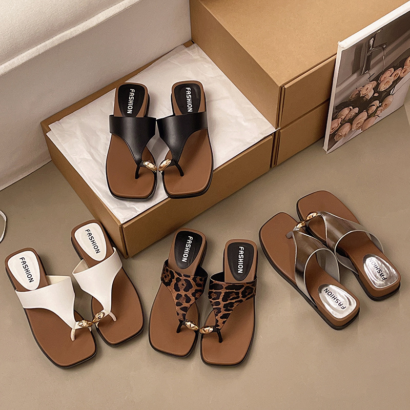 صندل نسائي بنقشة الفهد بكعب وي - مراجعة Women'S Shoes Cloud وسعره