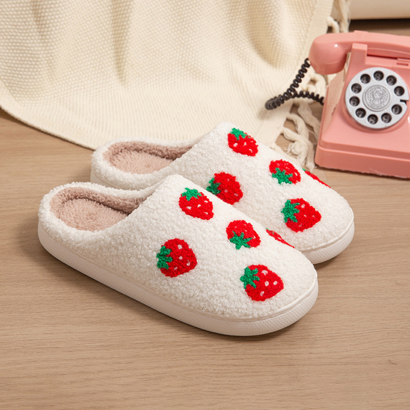 شباشب نسائية بتصميم الفراولة،  - مراجعة Women Shoes For Winter وسعره