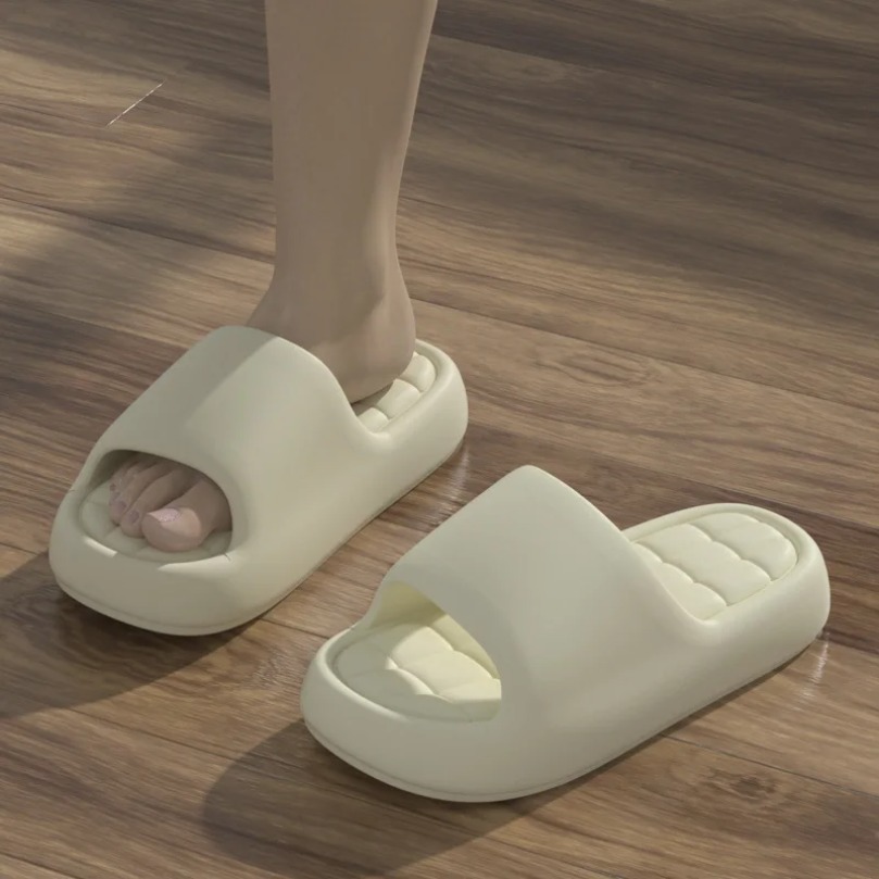 شبشب كلاود نسائي بنقشة كاروهات - مراجعة Women'S Shoes Cloud وسعره